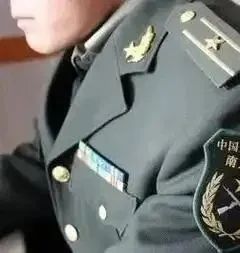 DƬ